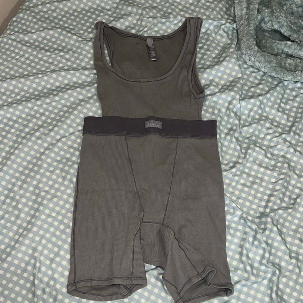 Skims XS set